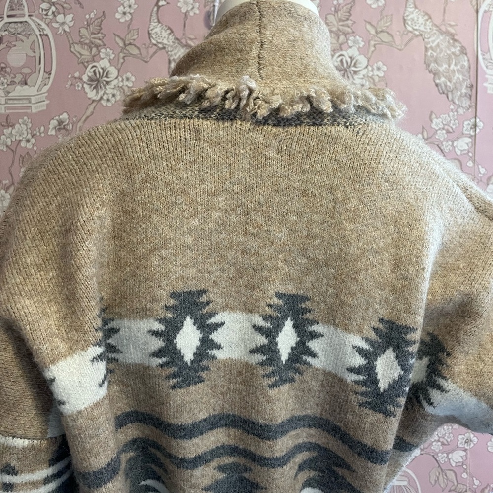 Fringed Beige, ivory and grey Patterned Women's Sweater - Picture 5 of 8
